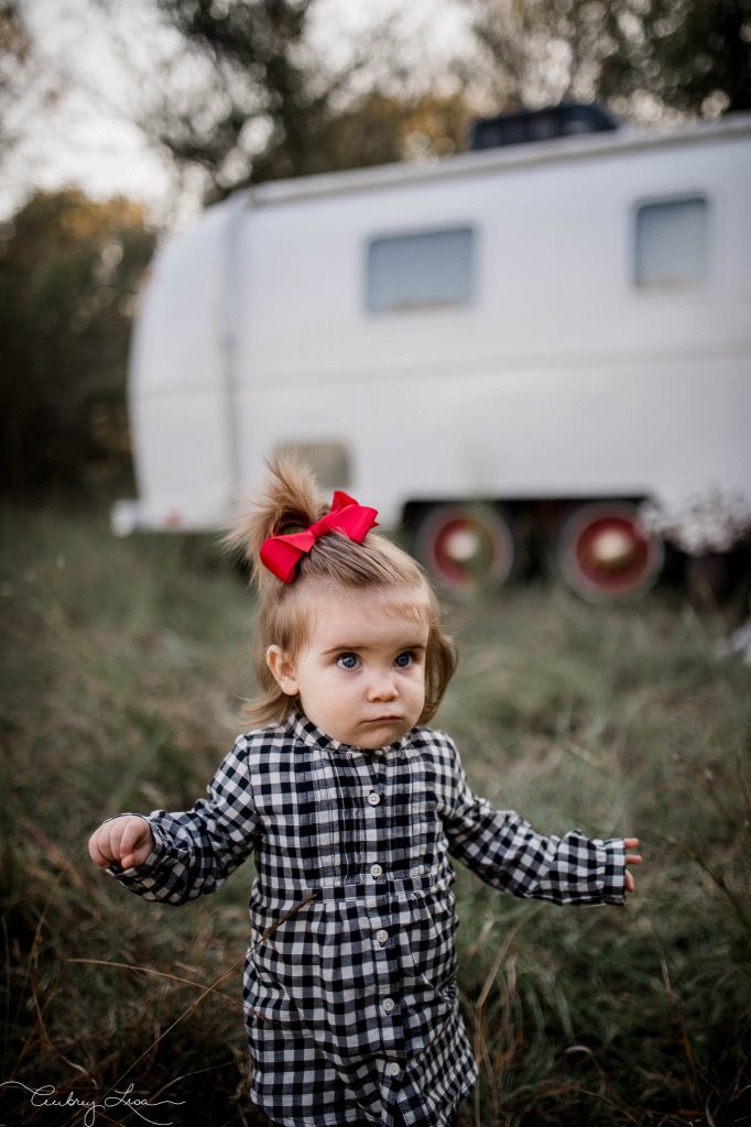 Camper Photo Shoot from The Farm Girl Blog // farmgirlblogs.com