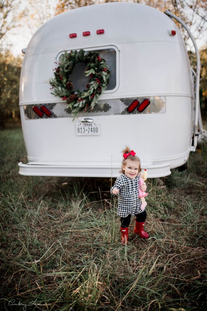 Camper Photo Shoot from The Farm Girl Blog // farmgirlblogs.com
