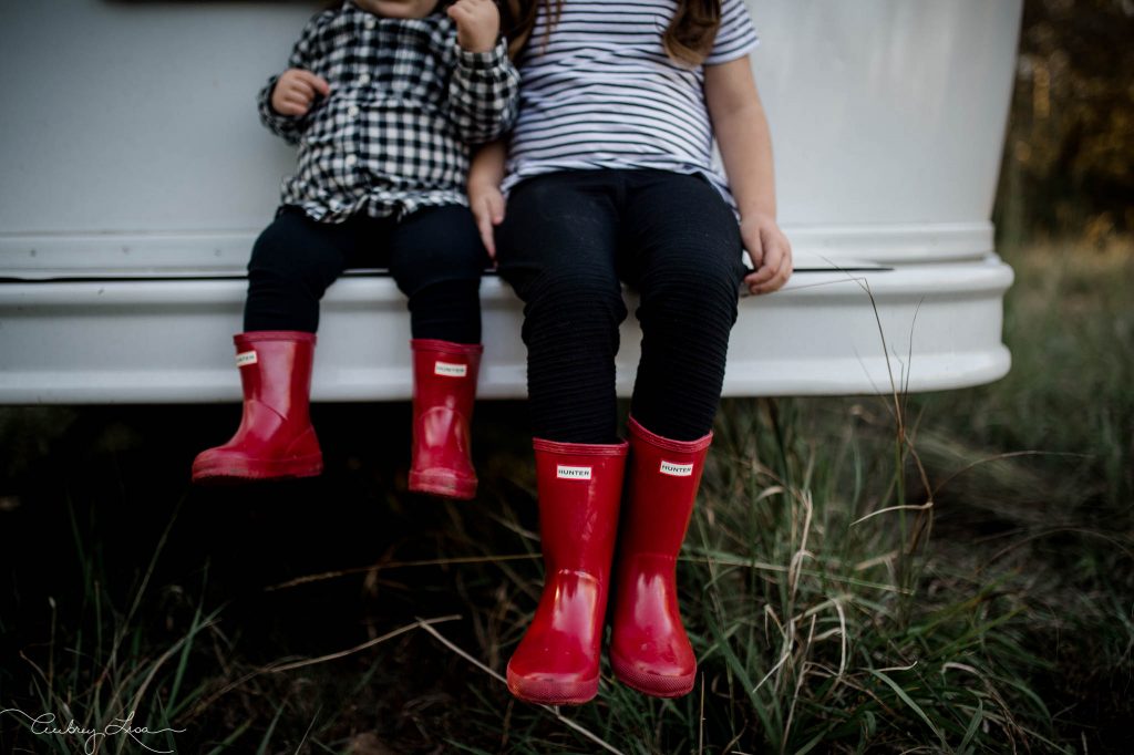 Camper Photo Shoot from The Farm Girl Blog // farmgirlblogs.com