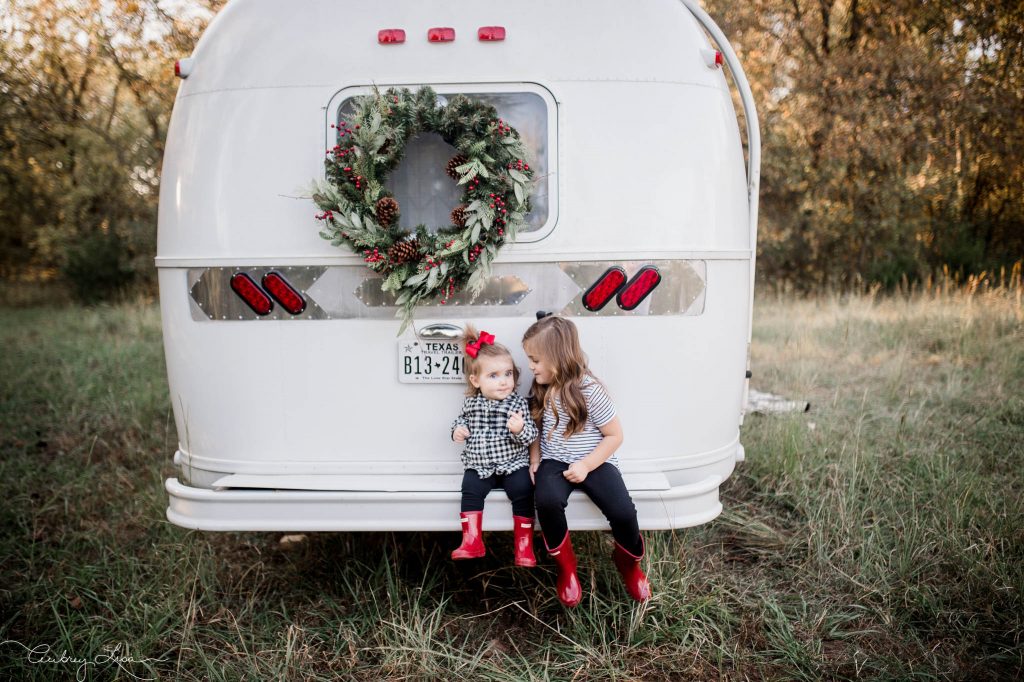 Camper Photo Shoot from The Farm Girl Blog // farmgirlblogs.com