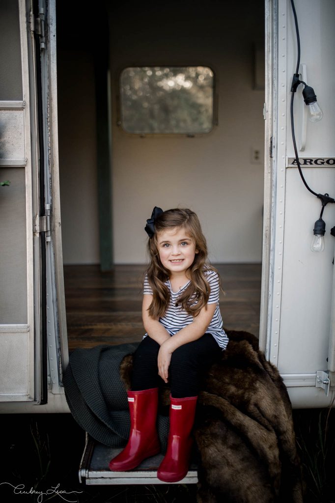 Camper Photo Shoot from The Farm Girl Blog // farmgirlblogs.com