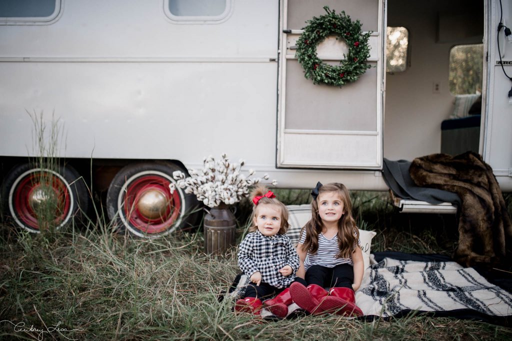 Camper Photo Shoot from The Farm Girl Blog // farmgirlblogs.com