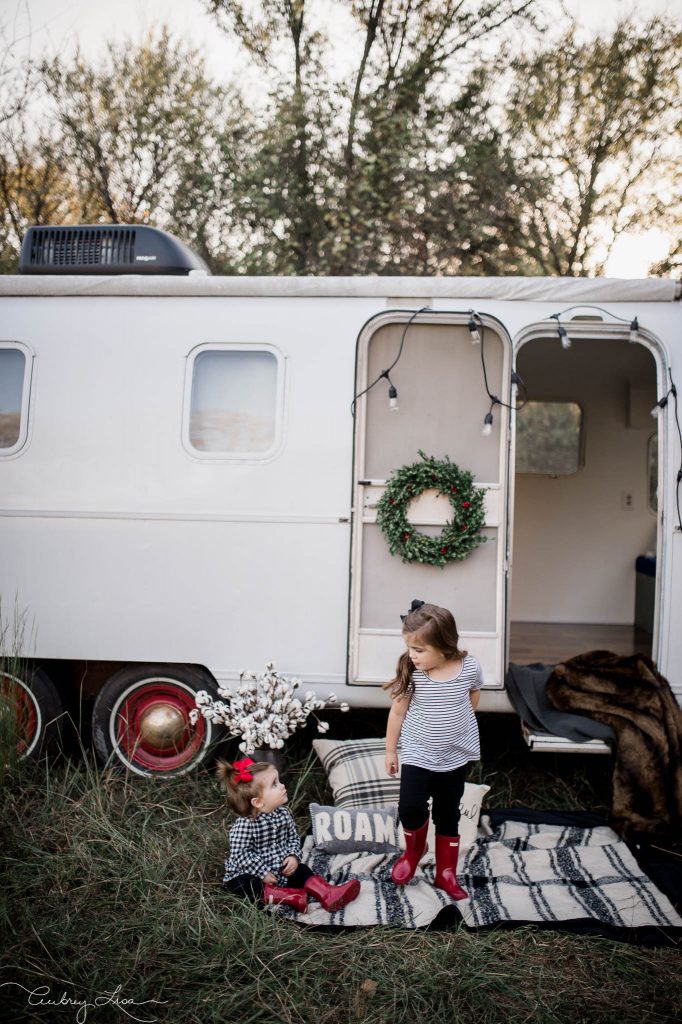 Camper Photo Shoot from The Farm Girl Blog // farmgirlblogs.com